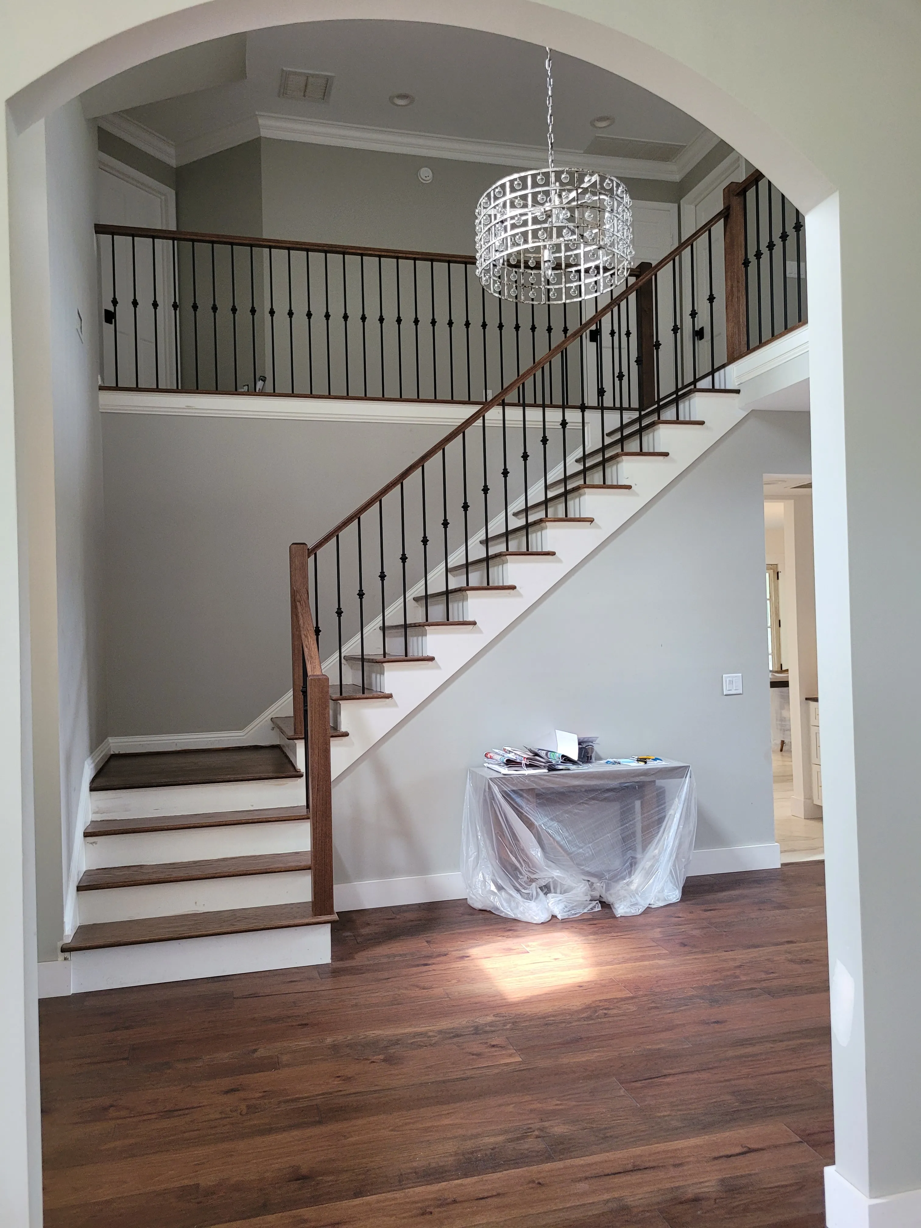 The entry staircase and landing
